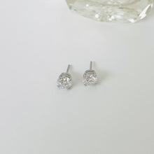 Load image into Gallery viewer, Platinum Set Lab Grown Diamond Earrings