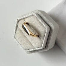 Load image into Gallery viewer, 14k Slim Signet Ring