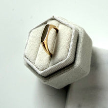 Load image into Gallery viewer, 14k Slim Signet Ring