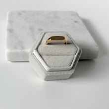 Load image into Gallery viewer, 14k Slim Signet Ring