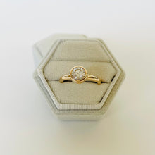 Load image into Gallery viewer, 14k Diamond Bezel Ring