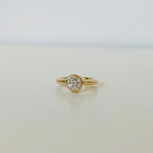 Load image into Gallery viewer, 14k Diamond Bezel Ring