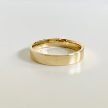 Load image into Gallery viewer, 14k Straight Sided Wedding Band