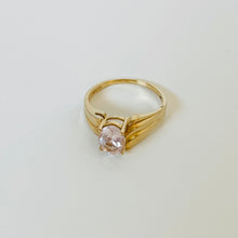 Load image into Gallery viewer, 10k Vintage Morganite Ring
