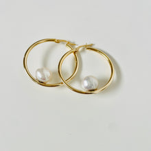 Load image into Gallery viewer, 10K Audrey Pearl Hoops