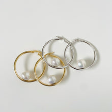 Load image into Gallery viewer, 10K Audrey Pearl Hoops