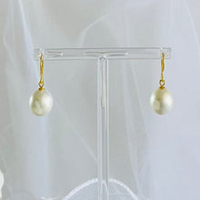 Load image into Gallery viewer, 14k Abigail Drop Pearl Earrings