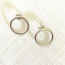 Load image into Gallery viewer, Cecile Circle Studs