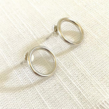 Load image into Gallery viewer, Cecile Circle Studs