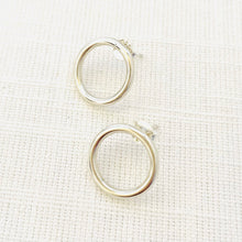 Load image into Gallery viewer, Cecile Circle Studs