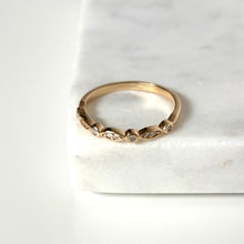 Load image into Gallery viewer, 14k Diamond Vintage Scalloped Band
