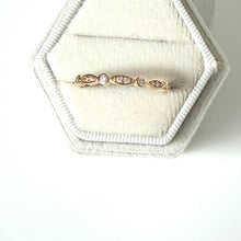 Load image into Gallery viewer, 14k Diamond Vintage Scalloped Band