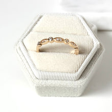 Load image into Gallery viewer, 14k Diamond Vintage Scalloped Band