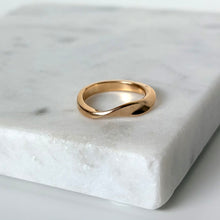 Load image into Gallery viewer, 10k Vintage Twist Ring
