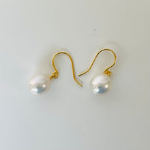 Load image into Gallery viewer, Abigail Drop Pearl Earrings
