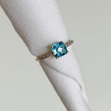 Load image into Gallery viewer, 14K Blue Topaz & Diamond Ring