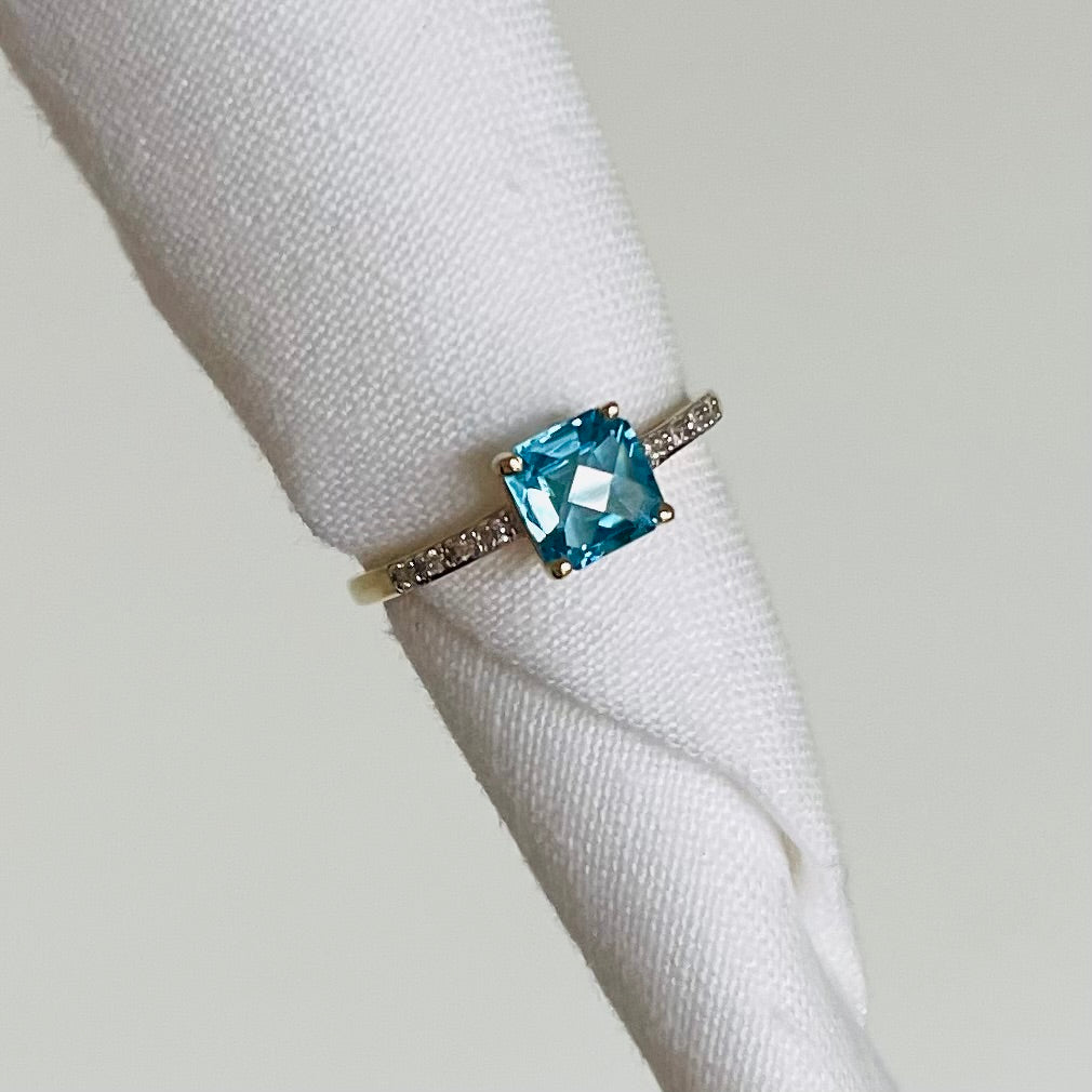 14K Blue Topaz & Diamond Ring
