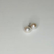 Load image into Gallery viewer, Adrienne Pearl Studs
