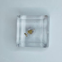 Load image into Gallery viewer, 10K Alexandra Studs