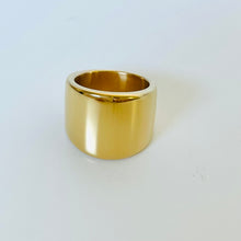 Load image into Gallery viewer, 14k Gold Cigar Band Ring
