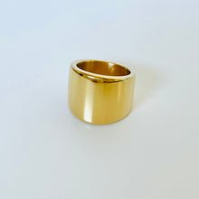 Load image into Gallery viewer, 14k Gold Cigar Band Ring
