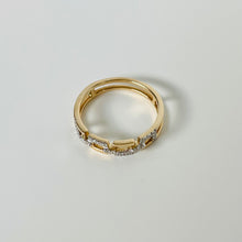 Load image into Gallery viewer, 10k Diamond &amp; Chain Link Ring

