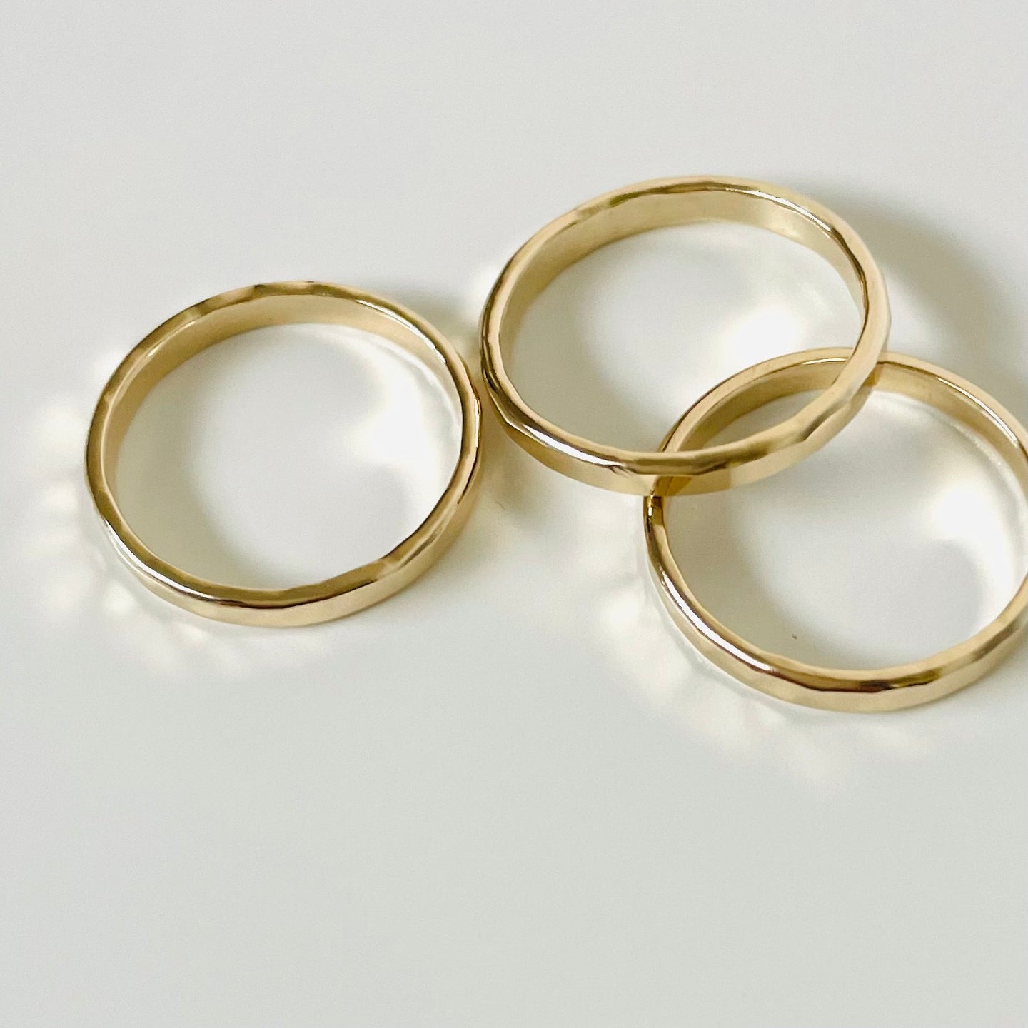 10k Faceted Band