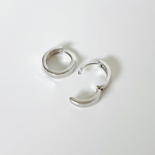 Load image into Gallery viewer, Sterling Silver Huggies
