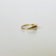 Load image into Gallery viewer, 10k Signet Pinky Ring

