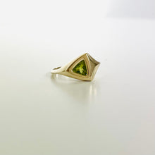 Load image into Gallery viewer, 10k Trillium Peridot Ring
