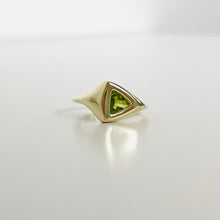 Load image into Gallery viewer, 10k Trillium Peridot Ring
