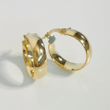 Load image into Gallery viewer, 10k Classic Wedding Band Hoops
