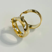 Load image into Gallery viewer, 10k Classic Wedding Band Hoops
