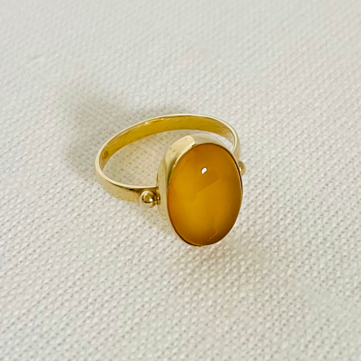 14k Vintage Chalcedony Cabochon Ring