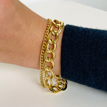 Load image into Gallery viewer, Small Curb Chain Bracelet
